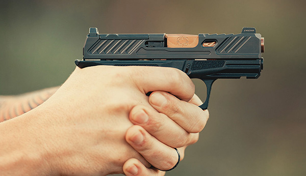 Aiming the CR920 pistol